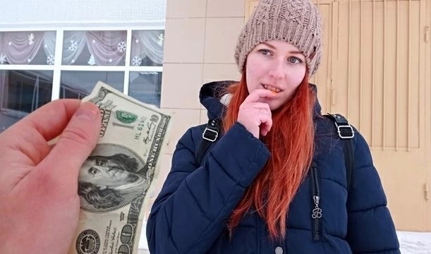 Развратная студентка продалась за наличку: жадный анал и глубокий минет за 100 баксов в одну ночь